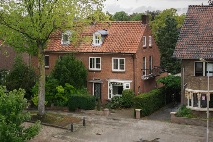 H.J.Ph. Fesevurstraat 8