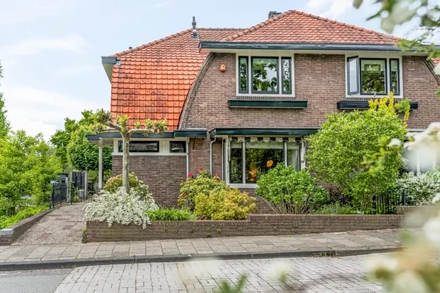 Parallelweg 4