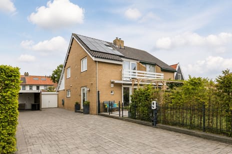 Dorpsstraat 13