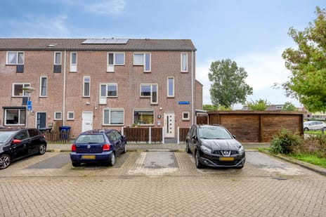 Naardenstraat 8