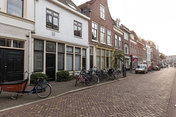 Lange Smeestraat 16