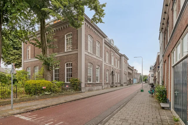 Van Karnebeekstraat 67