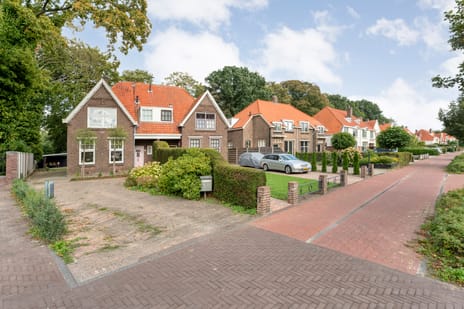 Burg van der Lelysingel 1