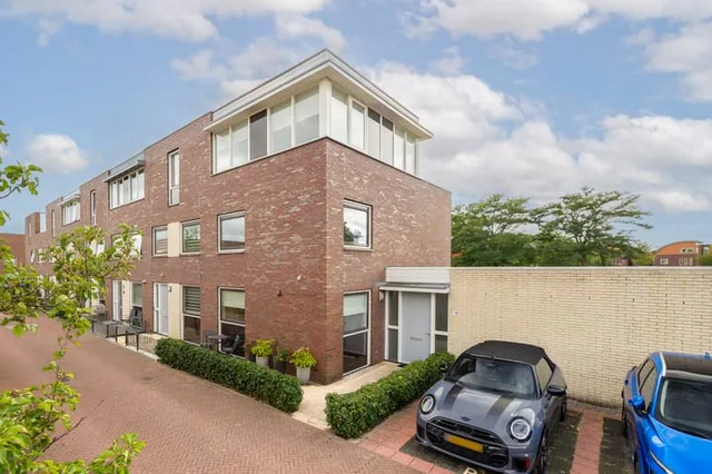 Warmoezerij 18