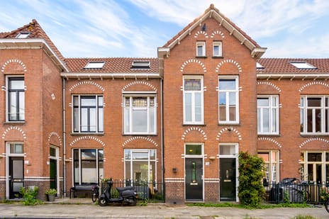 M.P. Lindostraat 37-A