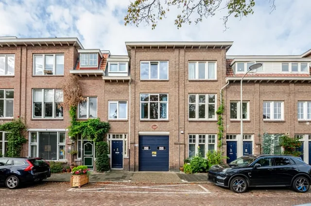 Aucubastraat 42