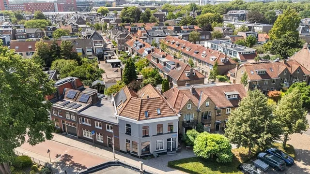Van Karnebeekstraat 26
