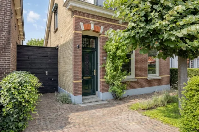 Kerkstraat 25