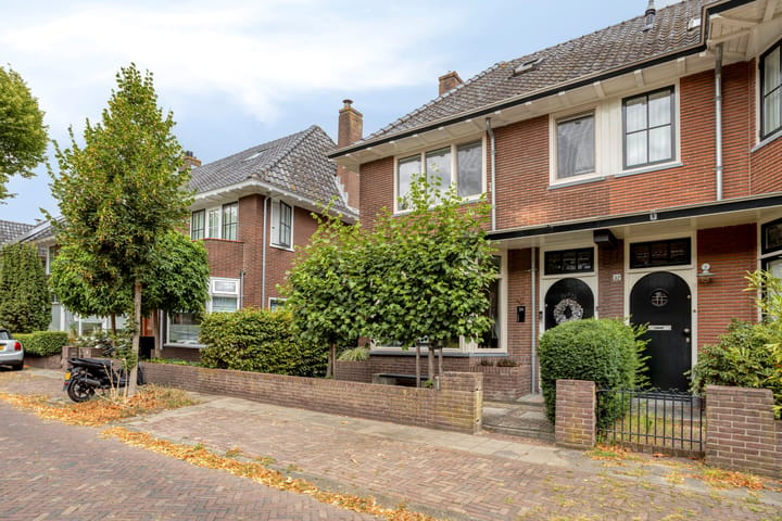 Koningin Emmastraat 34