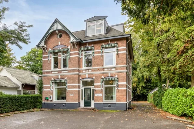 Burg. Tutein Noltheniuslaan 21