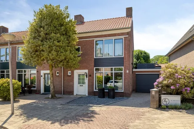 Peter van Anrooylaan 49