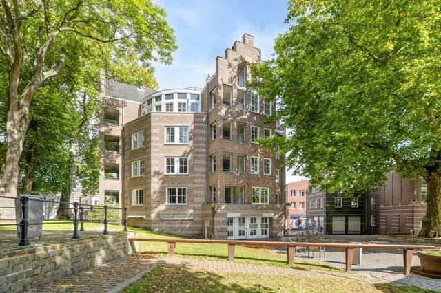 Thaliaplein 4