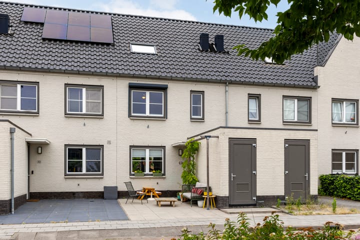 Benedenveer 8