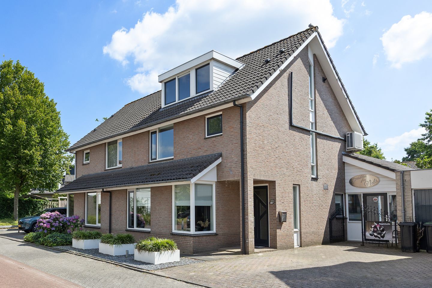 van Loonstraat 26