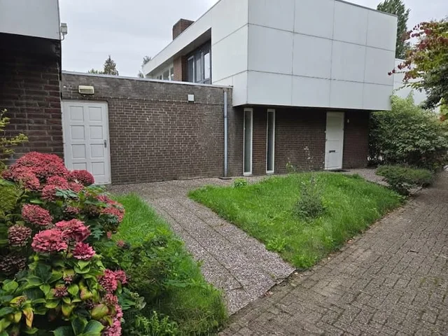In het Midden 61