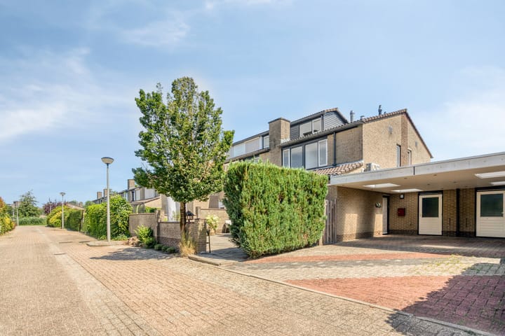Henriëtte Roland Holststraat 4