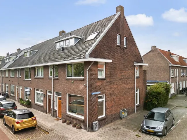 Adriaen Beyerkade 22