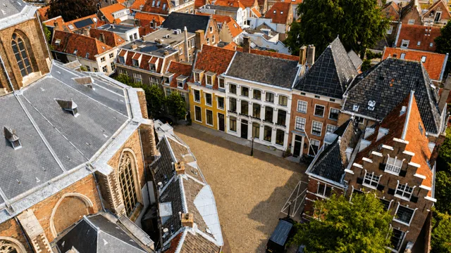 Pieterskerkhof 36