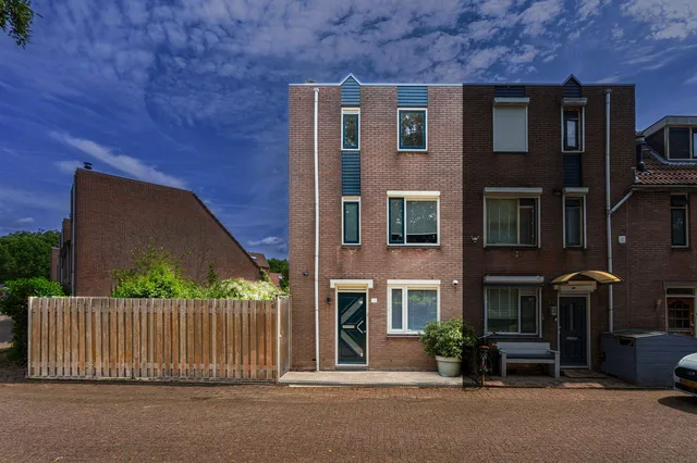 Pelikaan 27