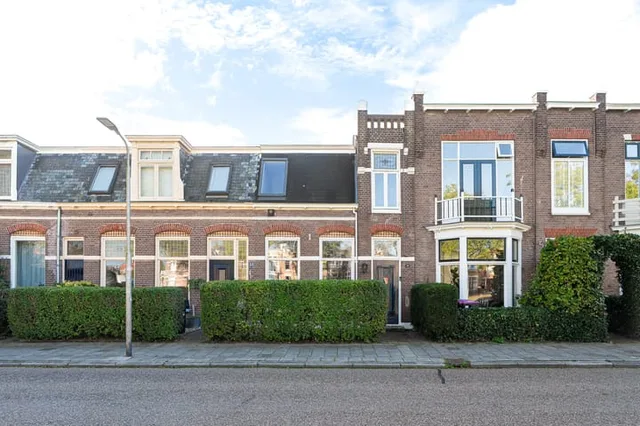 Spoorstraat 66
