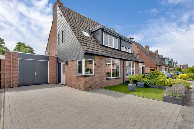 Pluutstraat 22