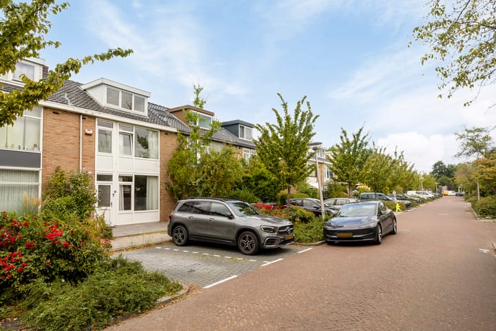 Else Mauhsstraat 8