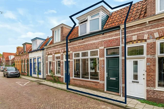 1e Landdwarsstraat 8