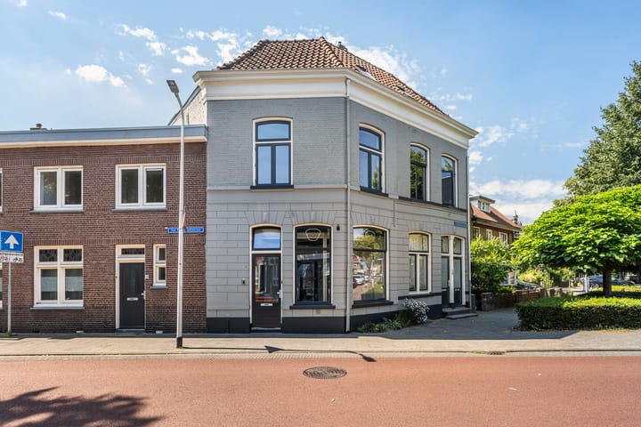 Van Karnebeekstraat 26