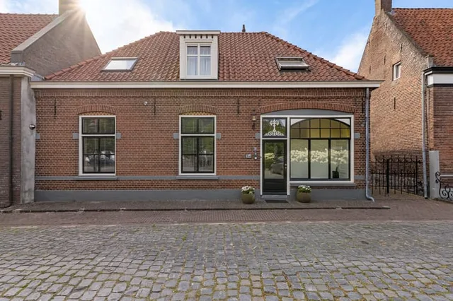 Kloosterstraat 18