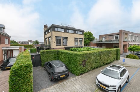 Raadhuislaan 4