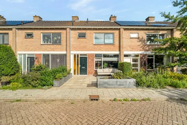 van Rennesstraat 8