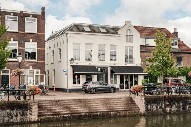 Brugsteeg 17