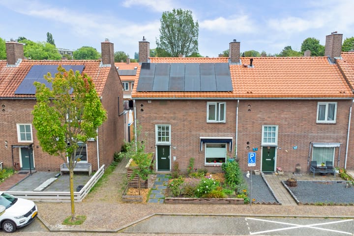 Esdoornstraat 13
