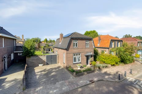 Van Vroonhovenlaan 15