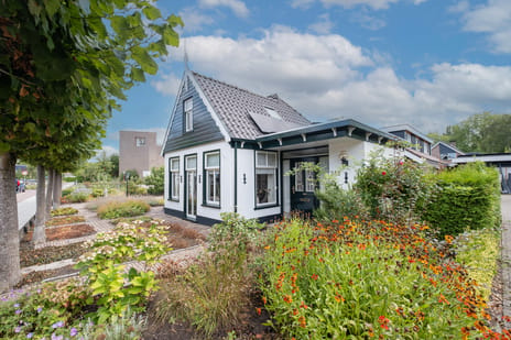 Middenweg 242