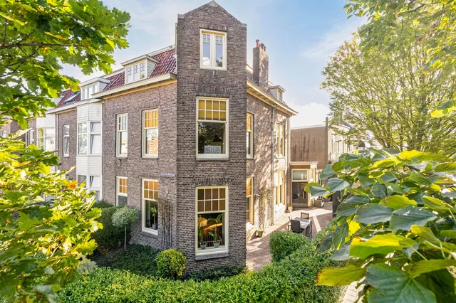 Alma Tademastraat 18
