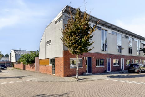 Carry Pothuisstraat 1
