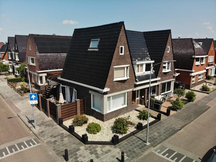 Cornelis Houtmanstraat 25