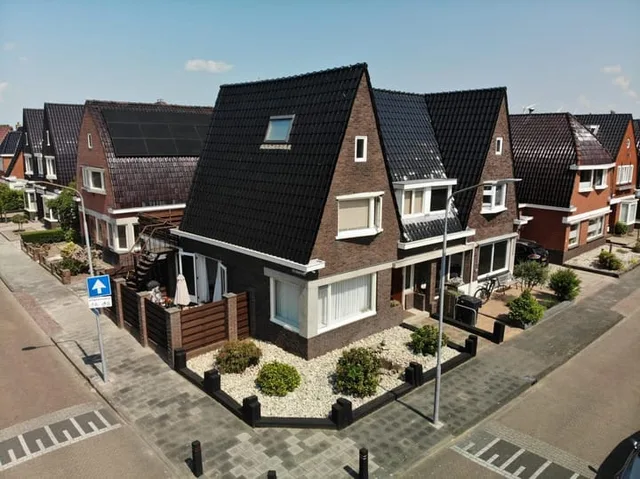 Cornelis Houtmanstraat 25