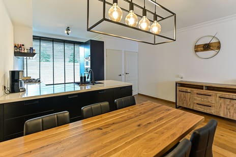 Requesensstraat 13