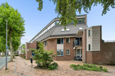 Middenhof 15