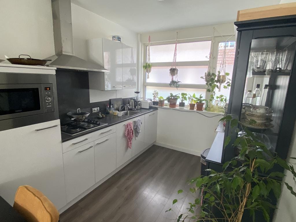 Pastoor van Leeuwenstraat 24