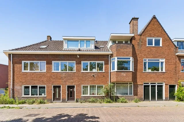 Schutstraat 64