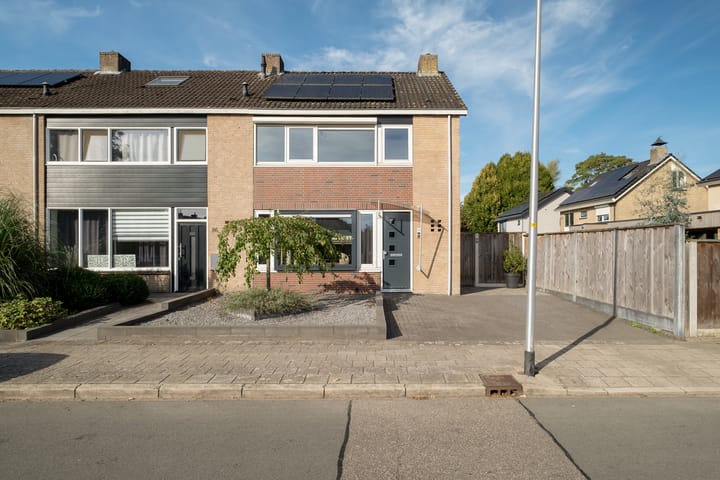 Hogeweg 84