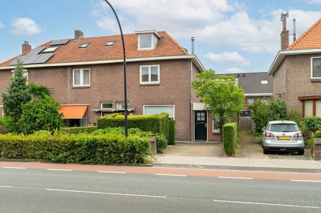 Burgemeester Smeelelaan 24