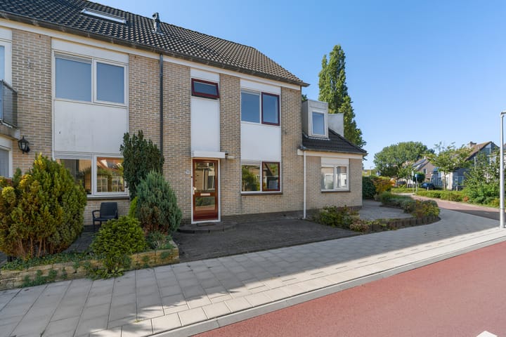Roosje Voshoeve 30
