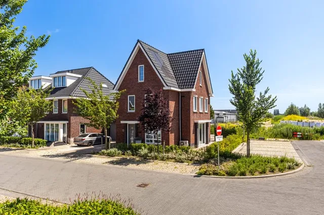 Buitenstuk 13