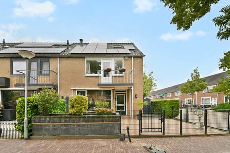 Aldebaranhof 25