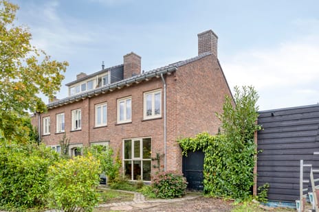 Burgemeester Suyslaan 4