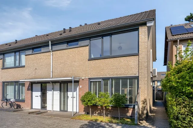 Monarchstraat 9